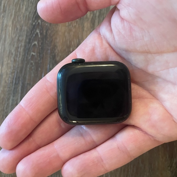 Apple Watch Series 7 GPS, 41mm Green Aluminum Case w/Eucalyptus Solo Loop (sz:4) - Picture 5 of 14